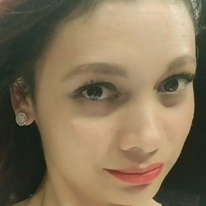 Meet your Posher, Melina